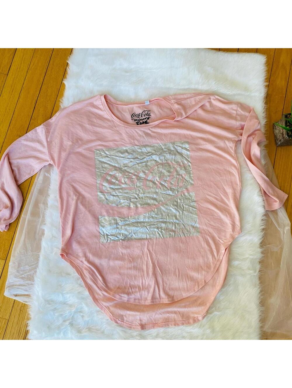Coca-Cola Pink Long Sleeve Graphic Shirt Size Large